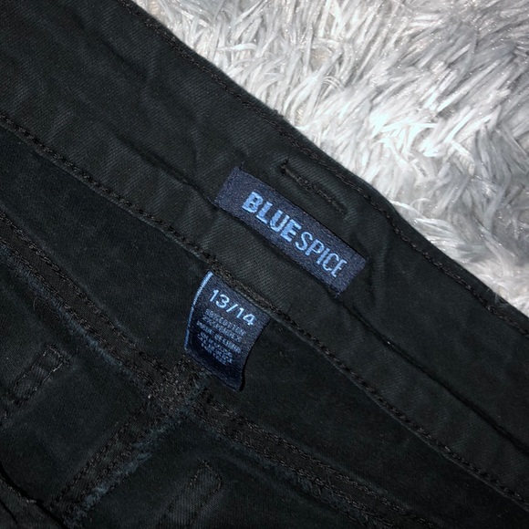 DISTRESSED BLACK DENIM SHORTS - Picture 2 of 3